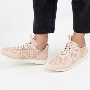 Veja Nude Holiday Bastille Sneakers Size 9